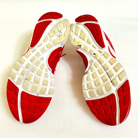 Size 7 Youth Nike Air Running Shoes Sneakers
It's a 7 youth, it's actually 8.5-9 - Picture 5 of 5